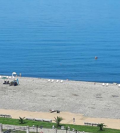 Apartment Desi With Sea View On The Beach In Batumi Eksteriør billede