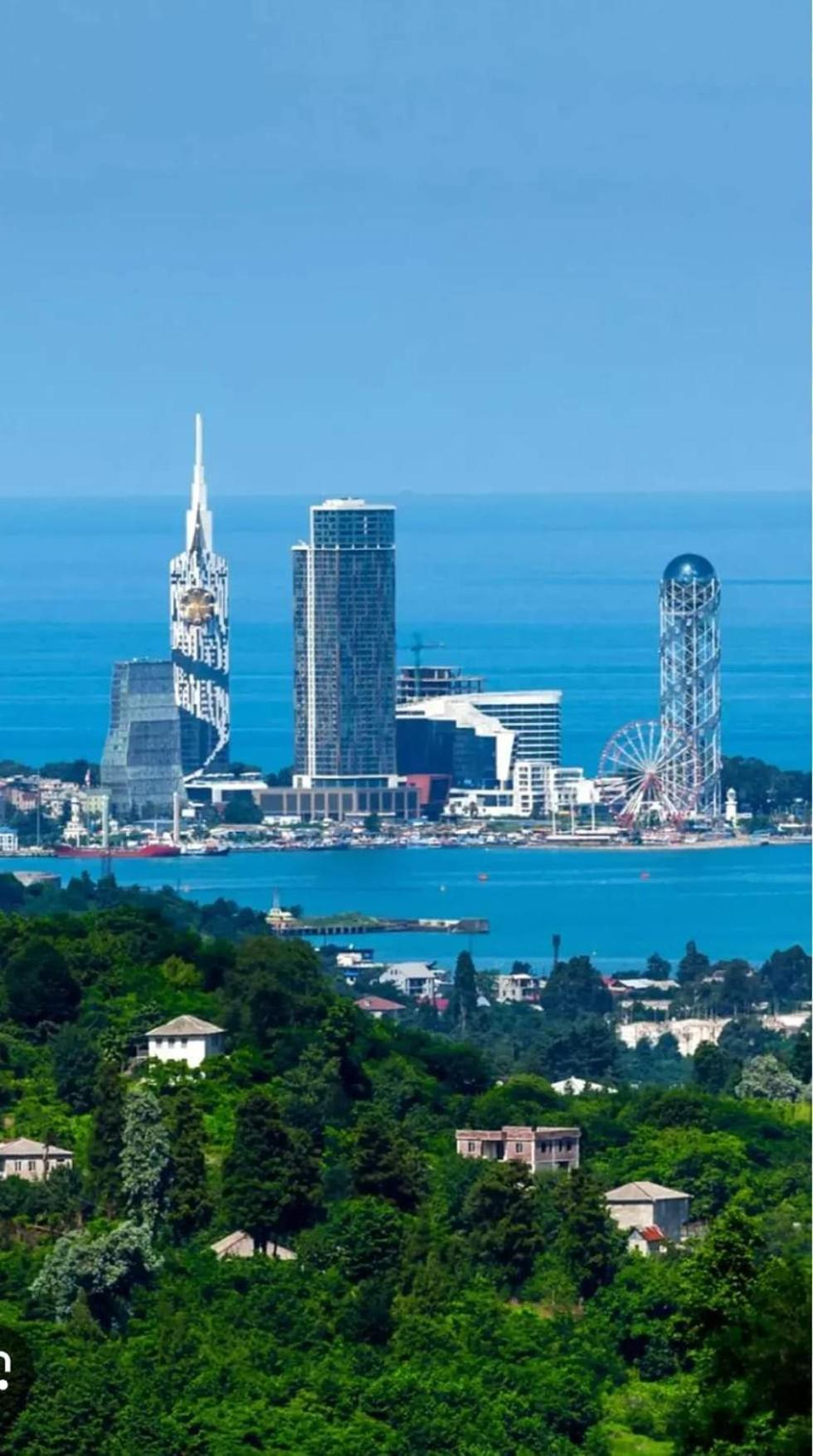 Apartment Desi With Sea View On The Beach In Batumi Eksteriør billede